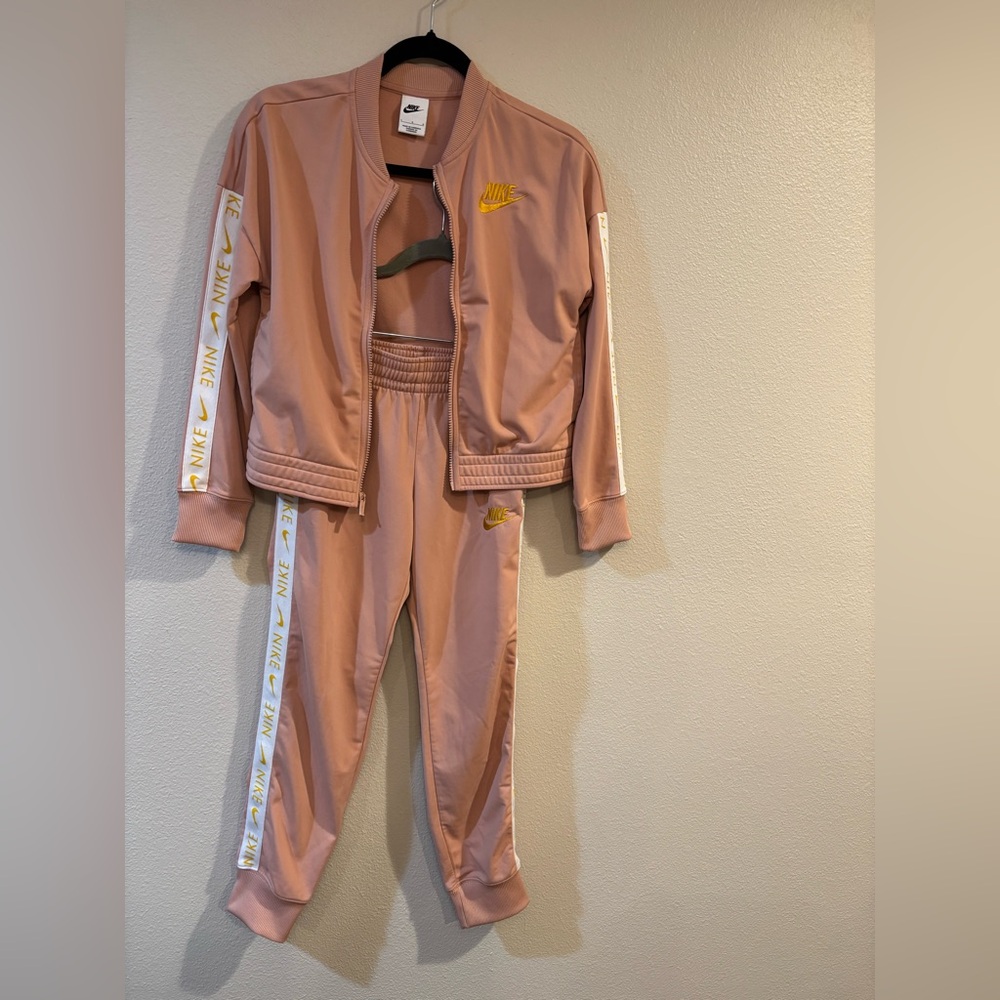 Pink Nike Tracksuit🌸